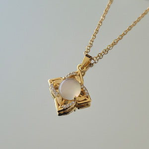 Wonder Flora Golden Pendant