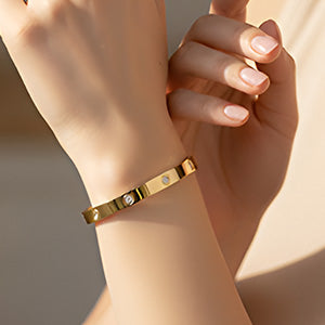 Carteir Golden Hand Bracelet