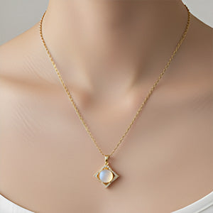 Wonder Flora Golden Pendant