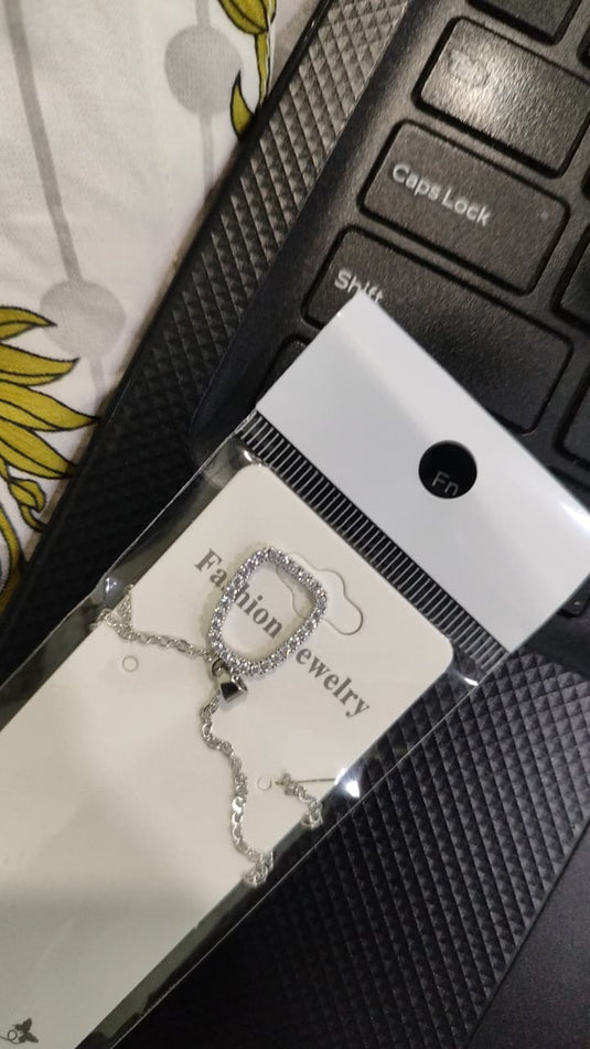 Amorile thin golden pendant