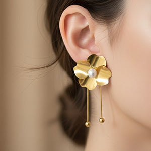 Pearl & Petals Earrings